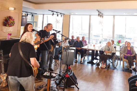 1828ebae-66a1-4380-a4ac-6d47c8ff4c7a