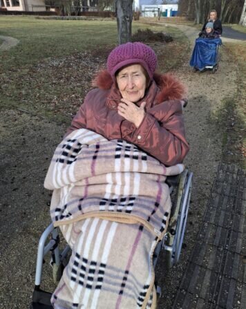 b8782bc9-14fa-4035-a9d7-7162e75fcbf7