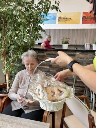 421517573_2098009313931028_1650172381073156667_n