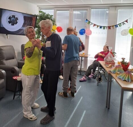 f1dae371-cf21-46ec-84d4-36370f0ad1fa