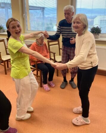 c9b3a2b1-e6a6-49da-9e22-7606c3d59301