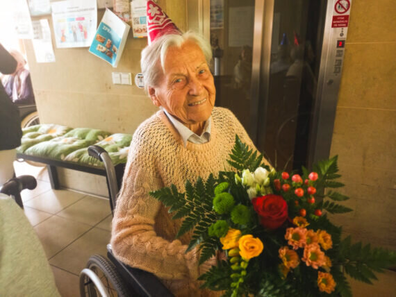 a250b818-3b30-40ac-8bff-d236d3ac141e