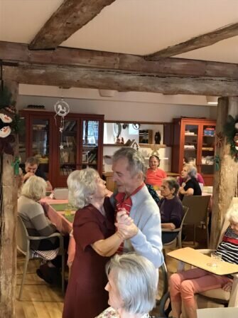 received_959245565768136