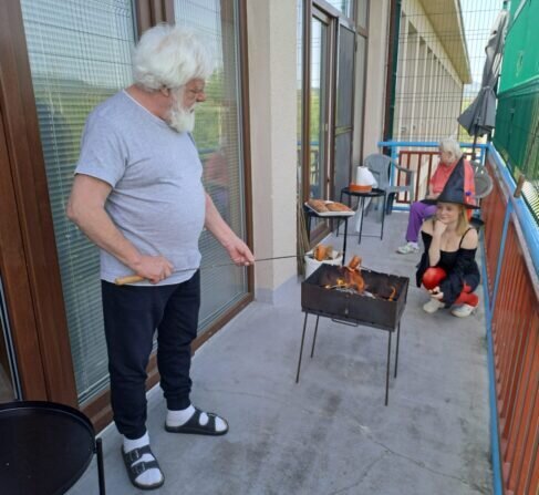 fdefa959-1cf1-4c2a-9794-772b5fb27402