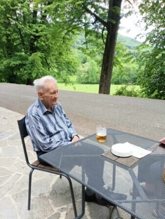 received_367774549603850