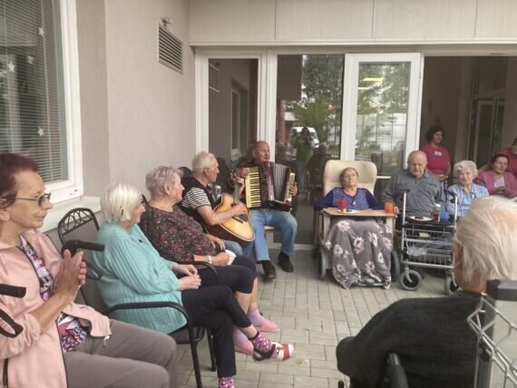 00C6A6B2-7C87-4AA6-B57D-C923A7551C0D