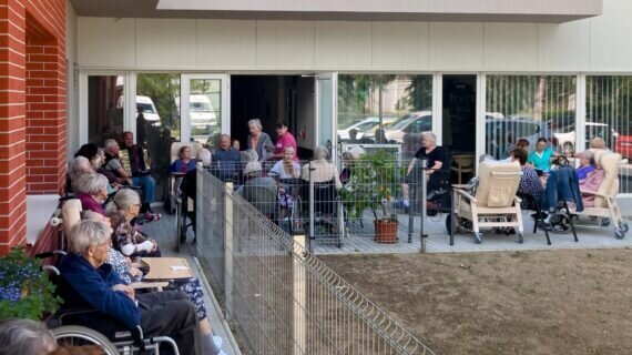 6F004704-A95A-47B0-831A-5754F948FC39