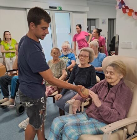 da1b0860-d82a-4843-8c66-d052a21b1af3