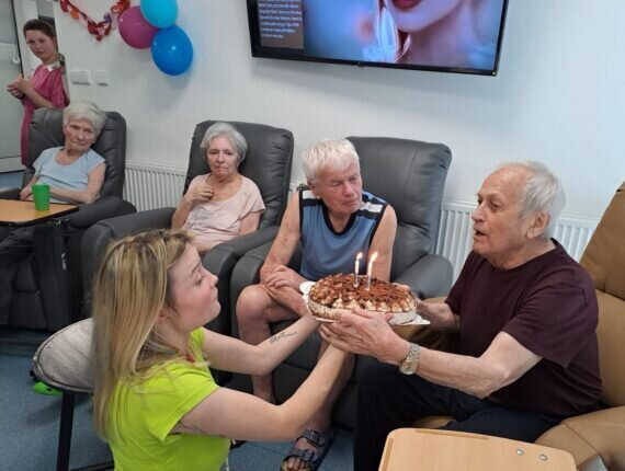 e77479cb-4d6f-4ba6-b725-7de9d9ac5344