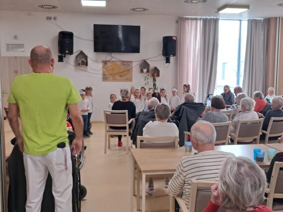 b86b3d30-84d0-4c5f-82e0-e3199311a292