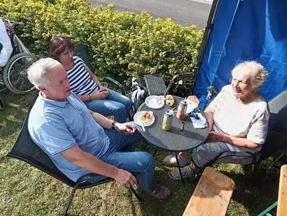 e9e26171-7e67-44cc-900d-7cbfb0a17ae8