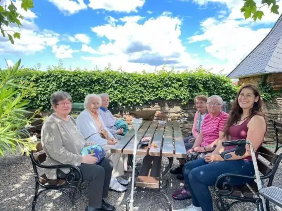 2022 07 zámek Žleby (32)