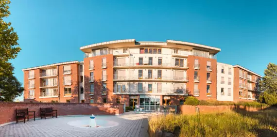 Průhonice s fontánou