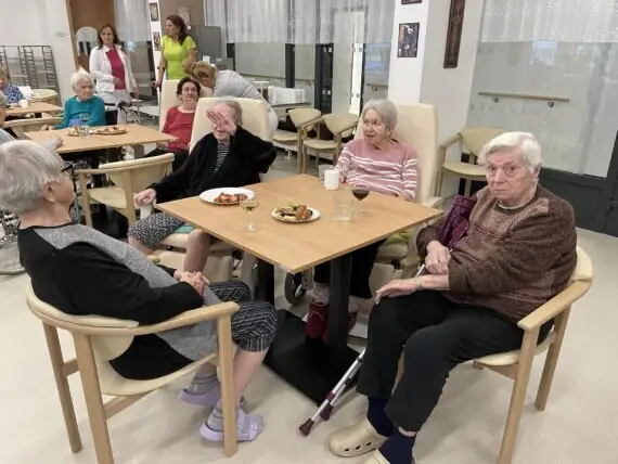 422157137_414048767829314_8256820937023842721_n