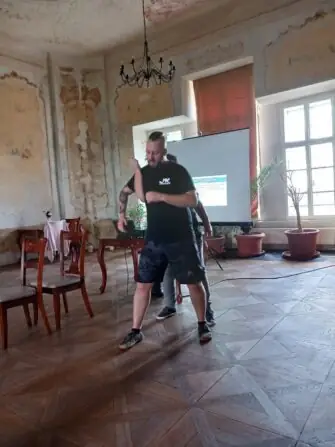 šetrná sebeobrana (2)