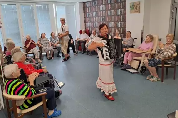 0aa1a2c0-65a7-4195-b747-518009aa6ba5