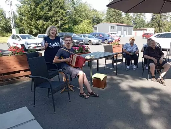 453258203_900239372143098_7947317679414700086_n