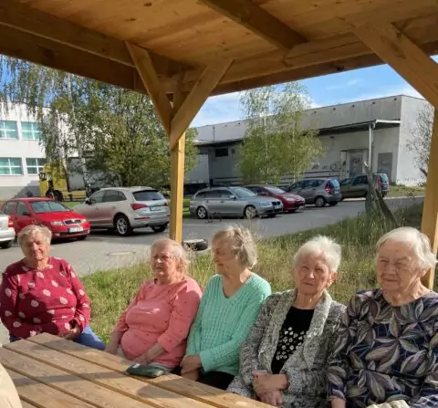 3C38736A-63A6-454C-BFF0-AB7560E65631