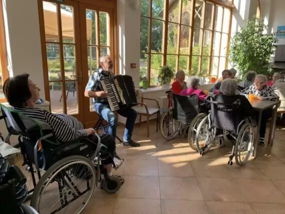 460380496_393325460315934_7151114906263508623_n