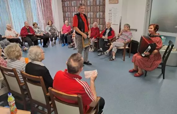 09e79ae7-025a-4458-bd0b-ab285a396dcb