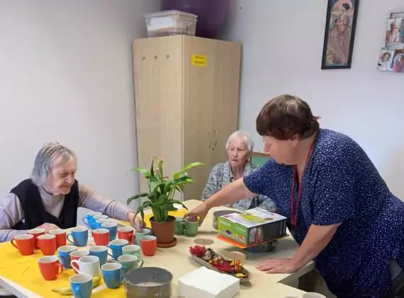 75AE98FB-831D-45C4-BE7C-FA35493DE7A2