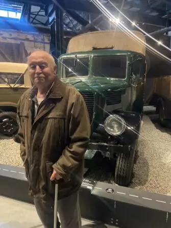 A09D8ACE-A04E-4D19-85DB-48576570870A