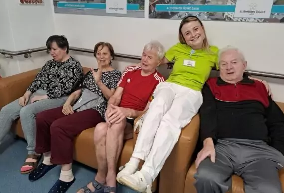 c2851340-bdda-4613-ad0e-8e079d601361