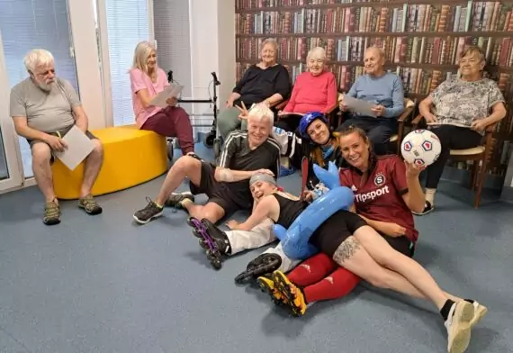 e2842964-d4f5-4f97-816b-cf84787c27c1