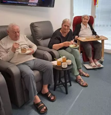 eb6ba9c3-e2a9-4ad3-8cef-18acbc16a729