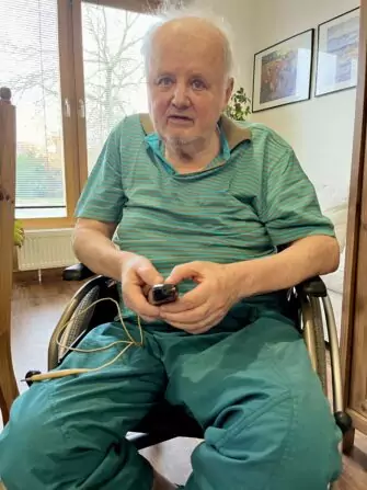 1AD7187D-8139-42AD-990D-0E2327572A8F