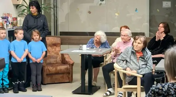 2B56EB64-C83F-4434-92A2-38FFDA69544A