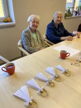 5AF034B5-59EB-45D0-906F-87B9559B0DD7