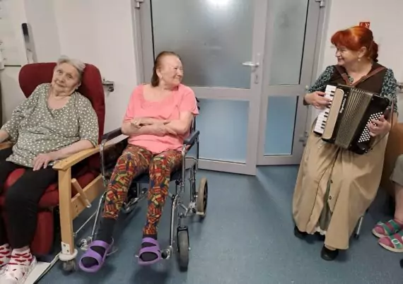 66fc8448-ded3-4f29-a5db-67d743f97274 (1)