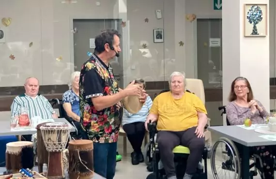 78EF80BA-CF14-4DA8-BF69-7D007C5D835D