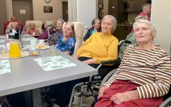 8F91F637-7A13-4B32-A630-396794850B26