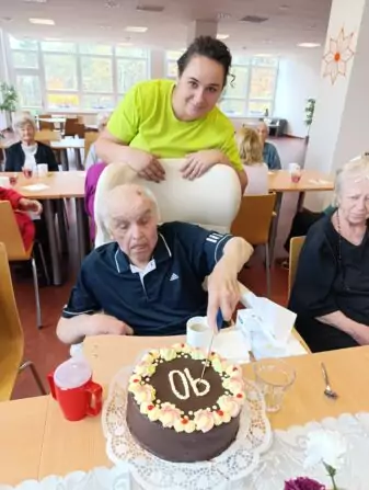 8de6912d-7b49-47f1-9a5d-1f228023433d