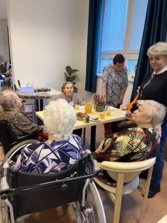 CE8B8687-AA70-4B71-A47E-86C3AC6D4DDB