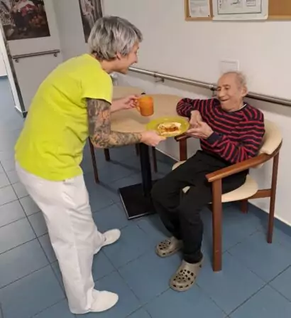 d8479beb-60e5-49a7-b7c5-5240a5692c7f