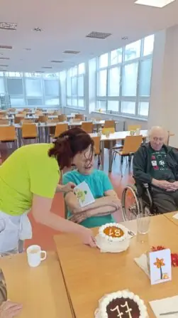 2de7ef3a-165a-487c-a254-0bebd775c93a