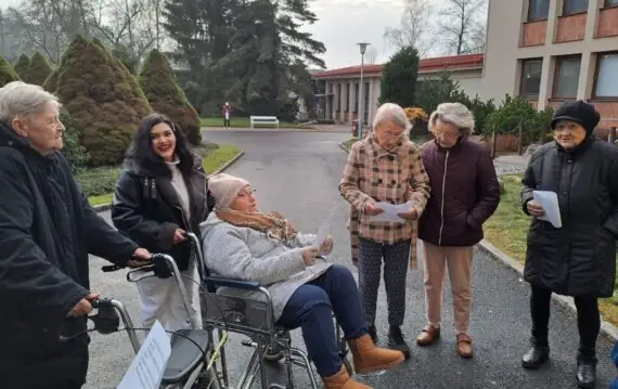 8f9270c1-c970-45d3-9d00-734927db298b