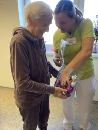 B06148E9-EAA3-4F00-A506-0638253ADA67