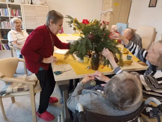 E6D7C09B-8258-4278-8D06-20B79FA07E3B