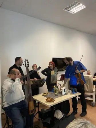 F94F082D-3818-43E5-A021-45EF810E6967