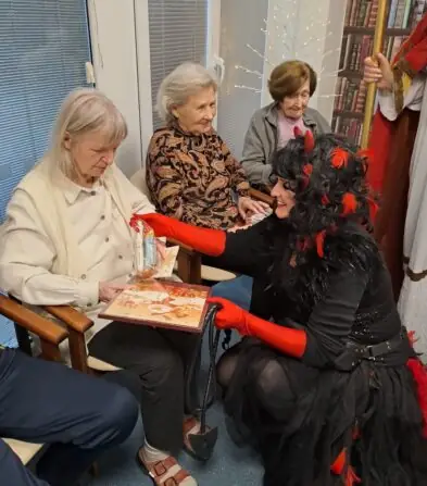 da215c16-54c4-434f-a198-7a4ac15738f3