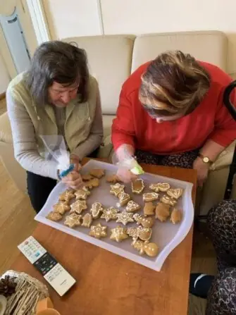 zdobení perníčků (3)