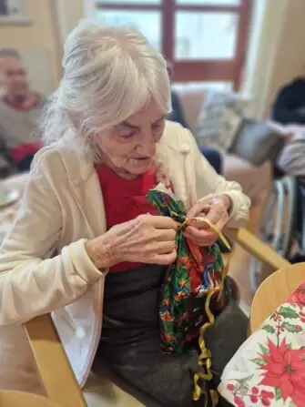 44ab370d-f1a5-43f8-bbad-d45881ff3fae