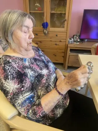 A5FF7E23-FAAC-4CA7-A6CD-3D10A61ADBF4