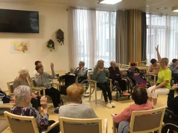 cvičení na jídelně (6)