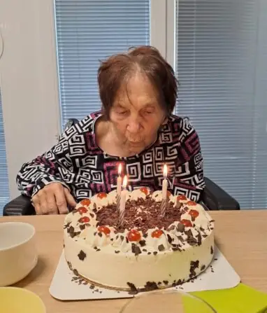 a26fd90b-0489-4b42-a1f4-f851c8c9df3b