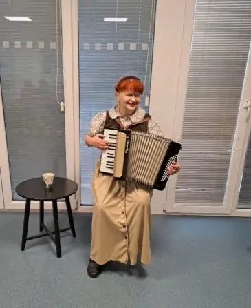 b9f5eb04-7c7d-4a29-9052-596efaeb0144